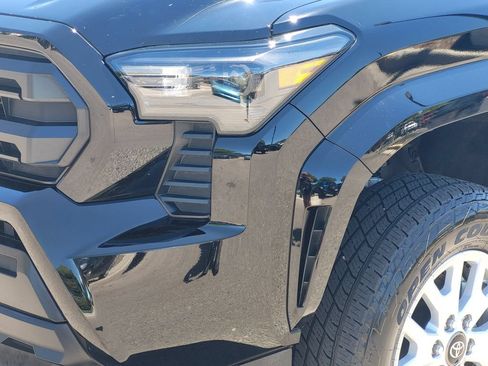 Used 2024 Toyota Tacoma SR AWD/4WD image 9