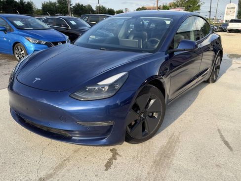Used 2021 Tesla Model 3 Standard Range Plus image 2