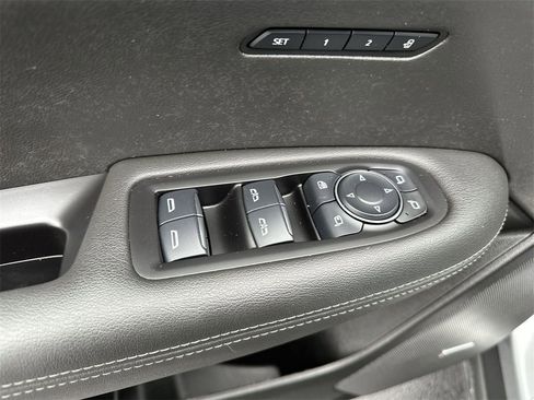 Used 2025 Cadillac XT6 Premium Luxury image 13