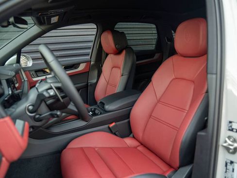 New 2026 Porsche Cayenne S AWD/4WD image 5