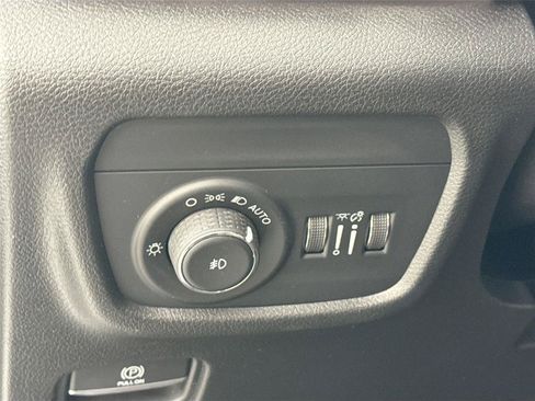 Used 2021 Jeep Grand Cherokee L Limited AWD/4WD image 16