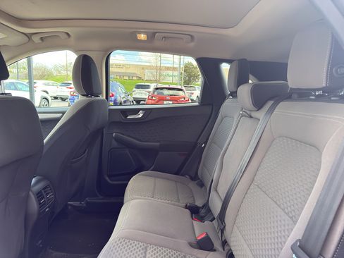 Used 2020 Ford Escape SE image 10