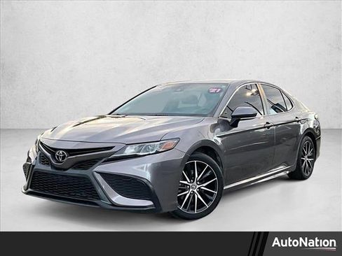 Used 2021 Toyota Camry SE w/ Convenience Package image 1