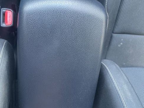 Used 2018 Toyota RAV4 XLE AWD/4WD image 37