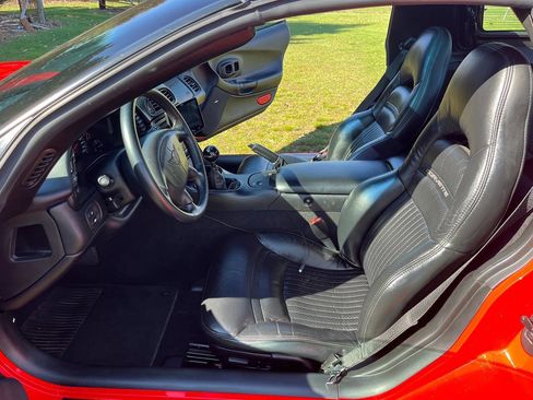 Used 2002 Chevrolet Corvette Coupe w/ Preferred Equipment Group2 RWD image 7