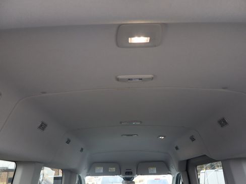 Used 2023 Ford Transit 350 XLT image 24