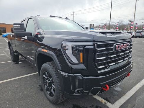 New 2026 GMC Sierra 3500 AT4 AWD/4WD image 7