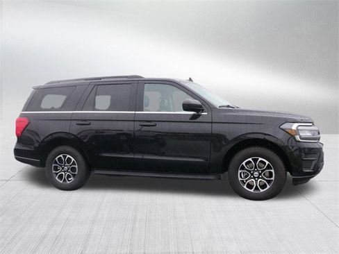 Certified 2024 Ford Expedition XLT image 2