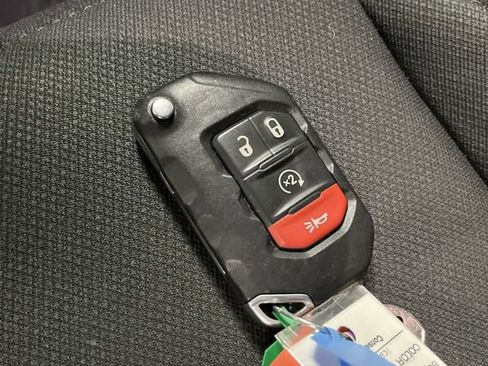 Used 2021 Jeep Gladiator Sport image 26