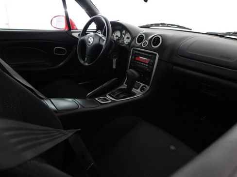 Used 2002 MAZDA MX-5 Miata RWD image 31