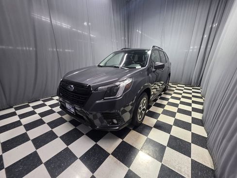 Certified 2023 Subaru Forester Premium AWD/4WD image 1