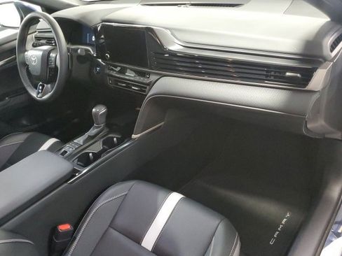 Used 2025 Toyota Camry SE image 24