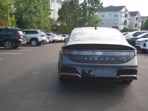 Used 2025 Hyundai Sonata SEL FWD image 5