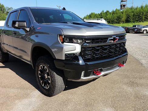 Used 2024 Chevrolet Silverado 1500 ZR2 w/ Technology Package image 15