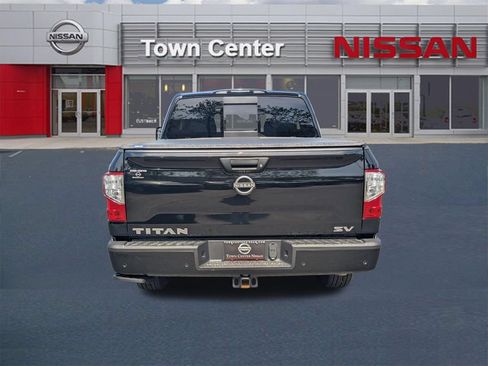 Certified 2024 Nissan Titan SV w/ SV Convenience Package RWD image 6