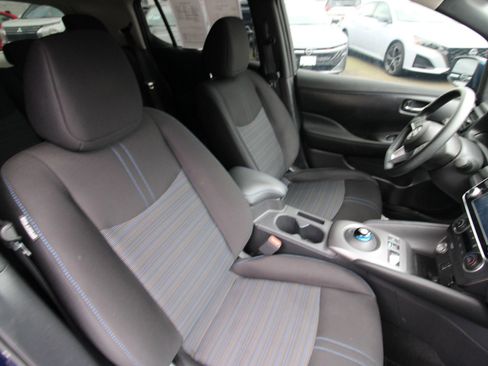 Used 2023 Nissan Leaf S image 22