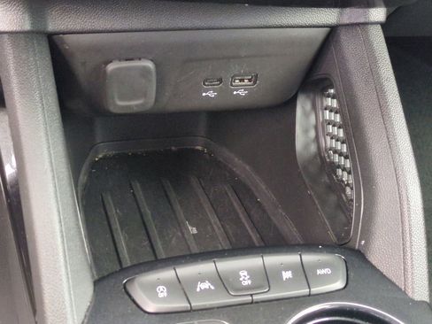 Used 2025 Chevrolet TrailBlazer LT AWD/4WD image 18