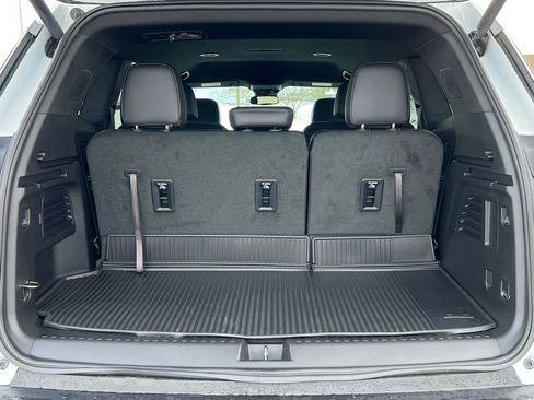 Used 2025 GMC Acadia Elevation w/ Elevation Premium Package image 37