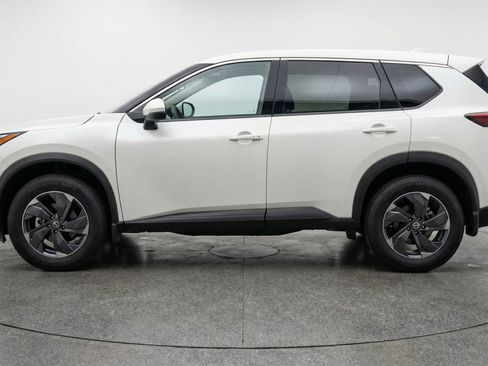 Used 2025 Nissan Rogue SV image 5