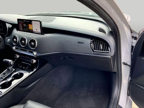 Used 2022 Kia Stinger GT-Line RWD image 18