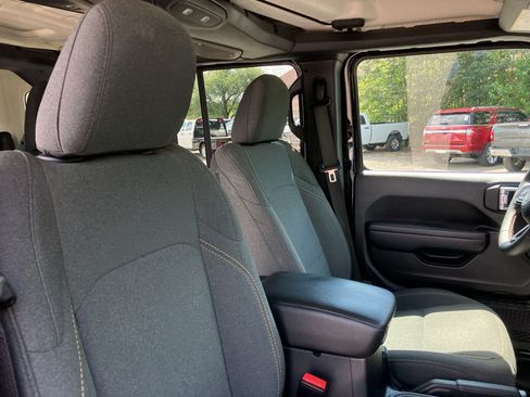 Certified 2024 Jeep Wrangler Unlimited Sport AWD/4WD image 23
