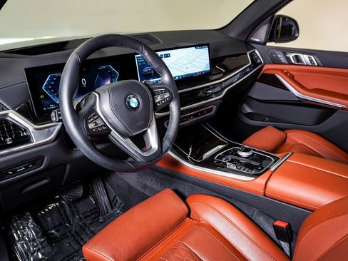 Used 2024 BMW X5 xDrive40i w/ Executive Package image 19