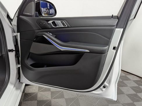 Used 2024 BMW X7 xDrive40i w/ Executive Package image 24