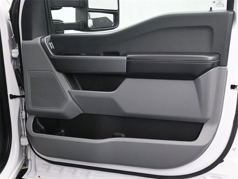 Used 2025 Ford F350 XLT image 11