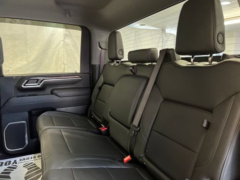 Used 2025 Chevrolet Silverado 2500 LTZ AWD/4WD image 44