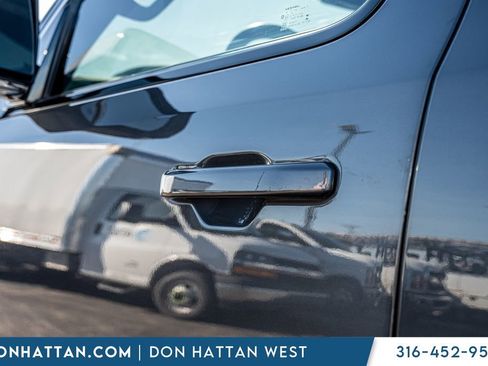 Used 2022 Jeep Wagoneer Series III w/ Premium Group I AWD/4WD image 30