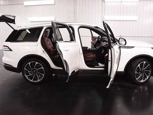 Used 2022 Lincoln Aviator Reserve w/ Equipment Group 201A image 36