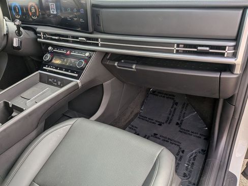 Used 2025 Hyundai Santa Fe SEL image 33