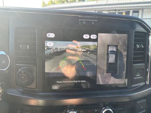 New 2026 Ford F250 Lariat w/ Black Appearance Package image 26