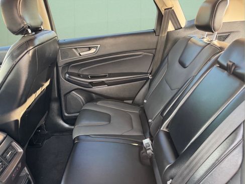 Used 2018 Ford Edge Titanium w/ Equipment Group 301A AWD/4WD image 8