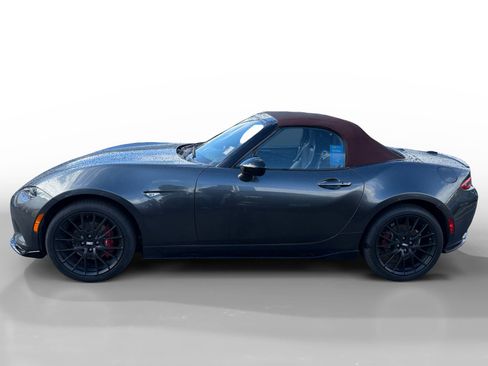 Used 2018 MAZDA MX-5 Miata Club w/ Brembo/BBS Recaro Package RWD image 2