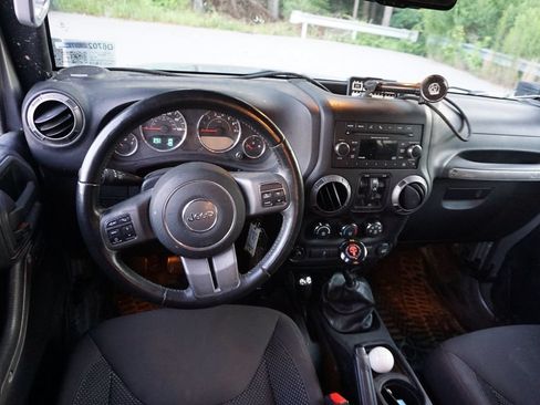 Used 2016 Jeep Wrangler Unlimited Sport AWD/4WD image 4