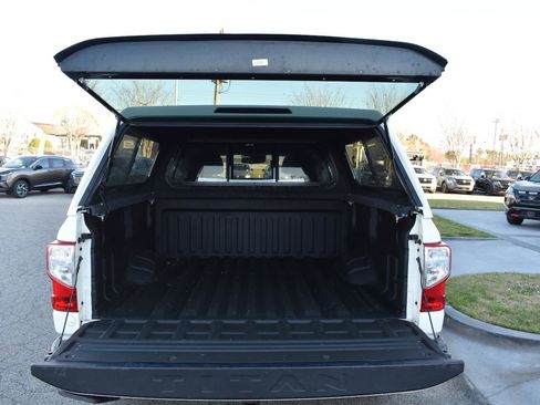 Used 2021 Nissan Titan SV w/ SV Convenience Package image 12