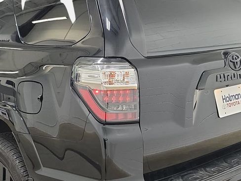 Used 2019 Toyota 4Runner Limited AWD/4WD image 32
