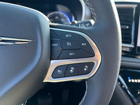 New 2026 Chrysler Pacifica Select image 17