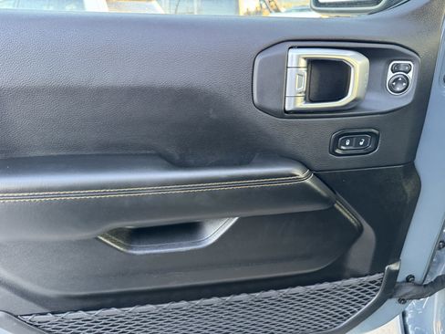 Certified 2025 Jeep Wrangler Unlimited Sahara w/ Safety Group image 18