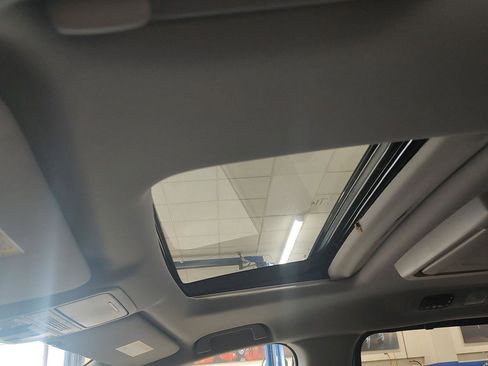 Used 2018 Honda Odyssey EX-L image 6