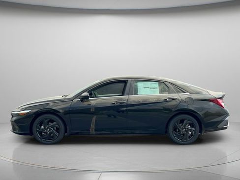 New 2026 Hyundai Elantra SEL Sport Premium FWD image 2