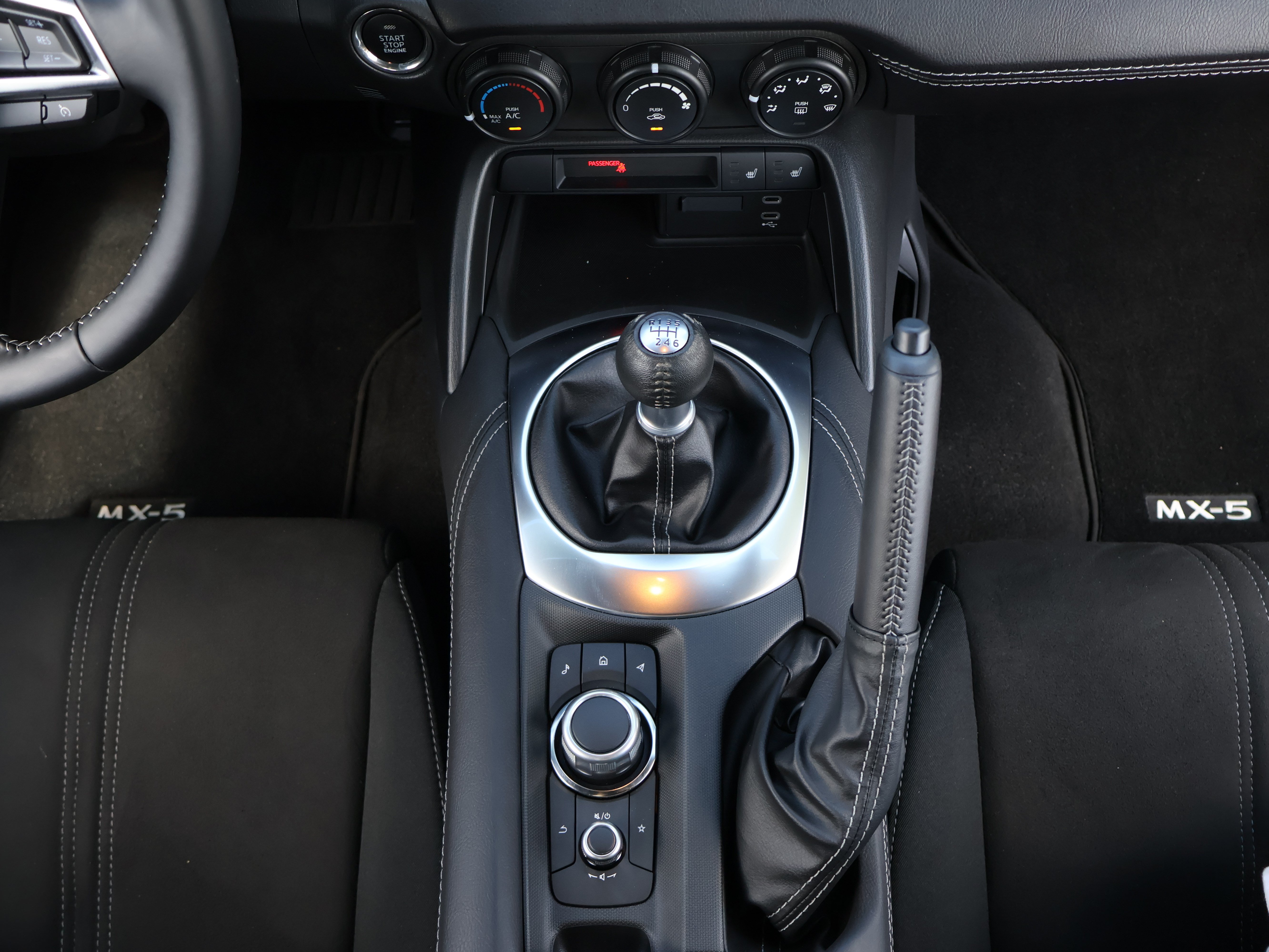 Certified 2025 MAZDA MX-5 Miata Club RWD image 13