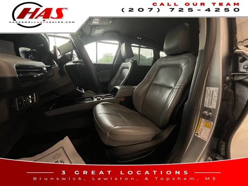 Used 2022 Lincoln Corsair AWD w/ Equipment Group 101A image 9