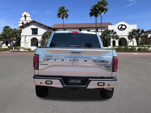 Used 2017 Ford F150 Platinum w/ Equipment Group 701A Luxury AWD/4WD image 3