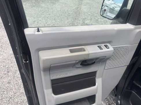 Used 2014 Ford E-350 and Econoline 350 XL RWD image 12