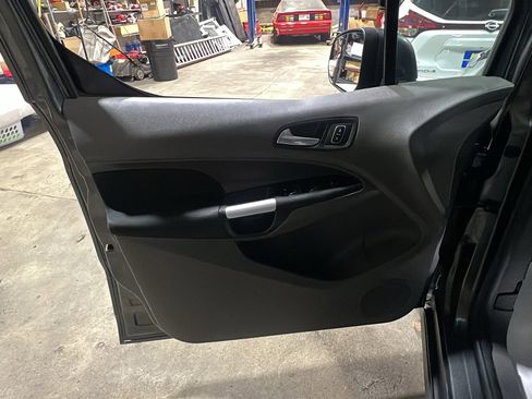 Used 2021 Ford Transit Connect XLT FWD image 10