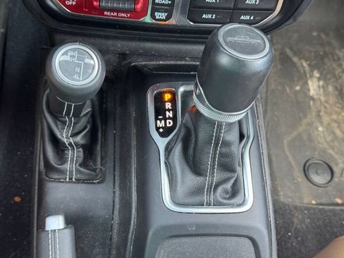 Certified 2020 Jeep Gladiator Rubicon AWD/4WD image 38