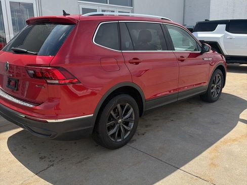Used 2022 Volkswagen Tiguan SE w/ Panoramic Sunroof Package image 6