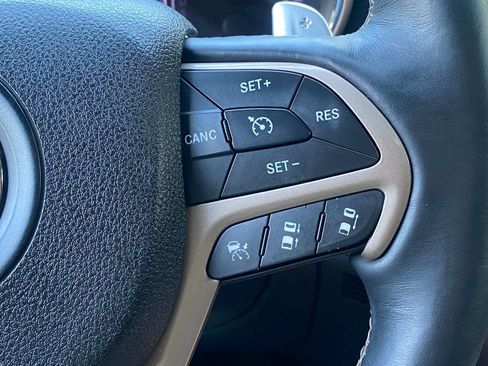 Used 2015 Jeep Grand Cherokee Overland w/ Advanced Technology Group AWD/4WD image 24